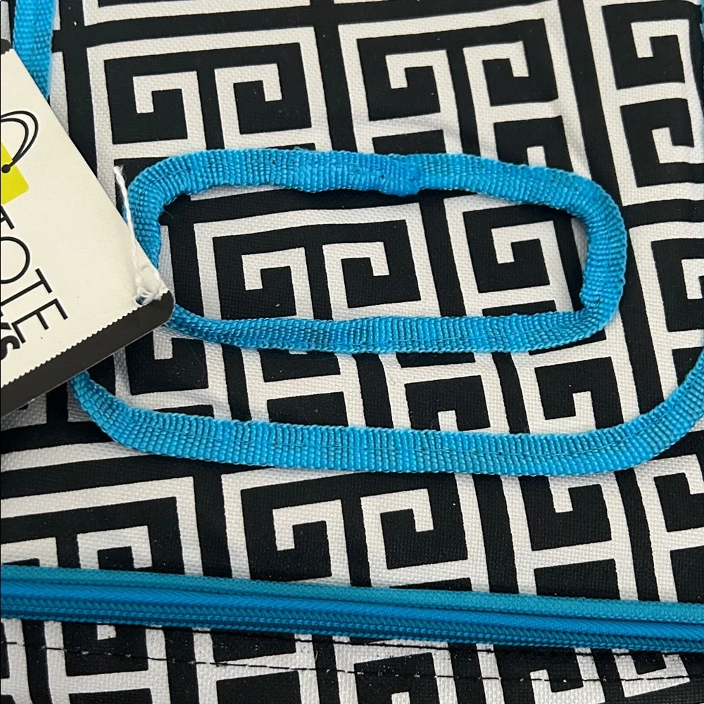 Tote Works Black and White Geometric Print Insulated Casserole Carrier NWT